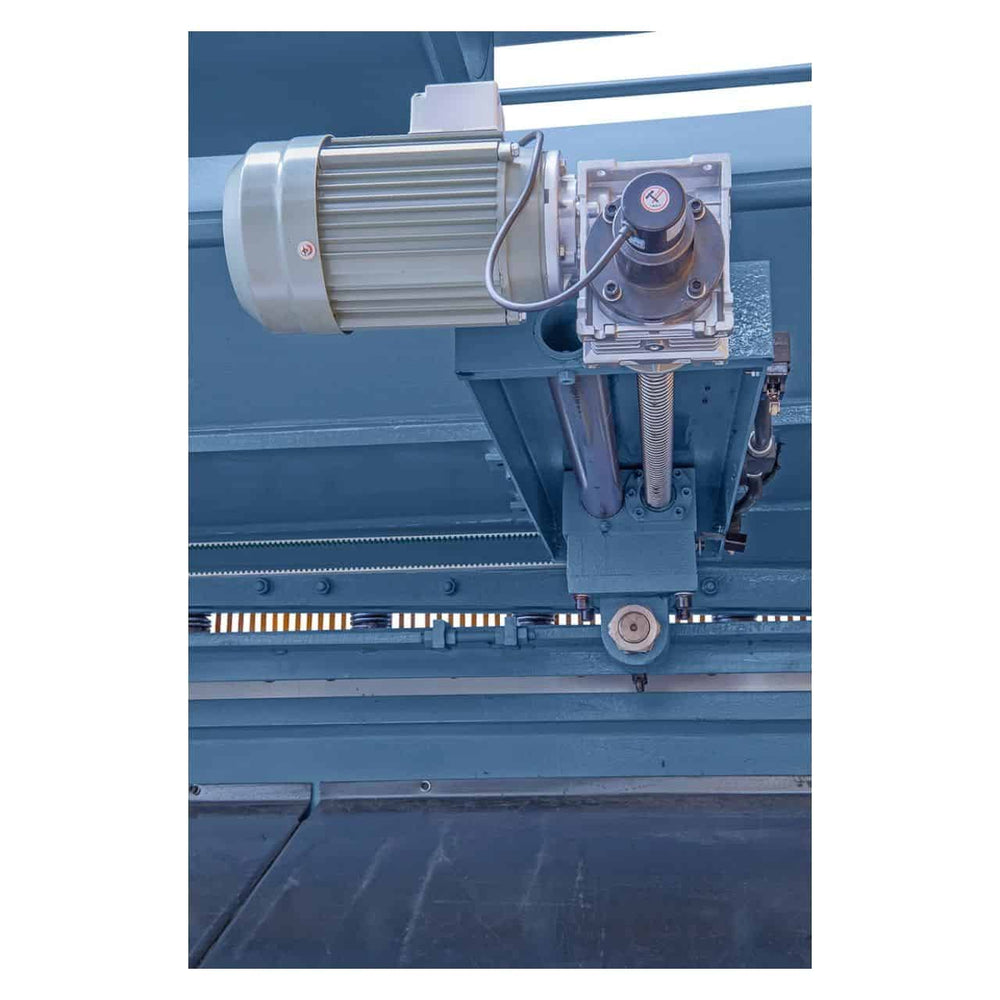 Bernardo HSB 3200 x 6 – Cesoia idraulica per lamiera fino a 6 mm