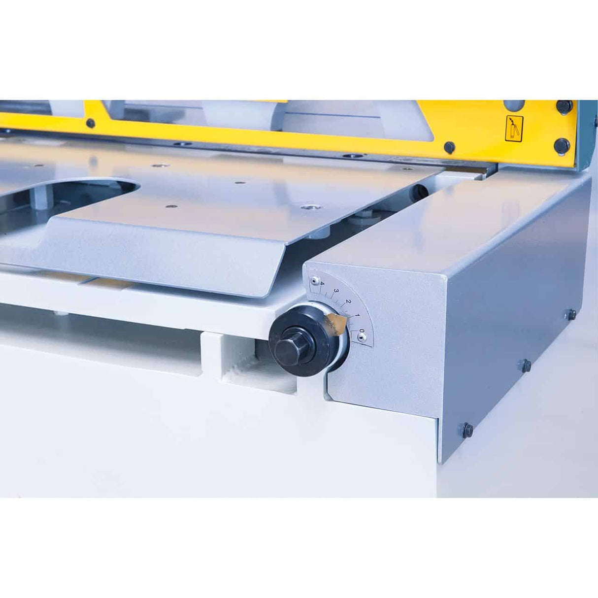 Bernardo MTR 1560 x 5 mm NCC – Cesoia a ghigliottina motorizzata