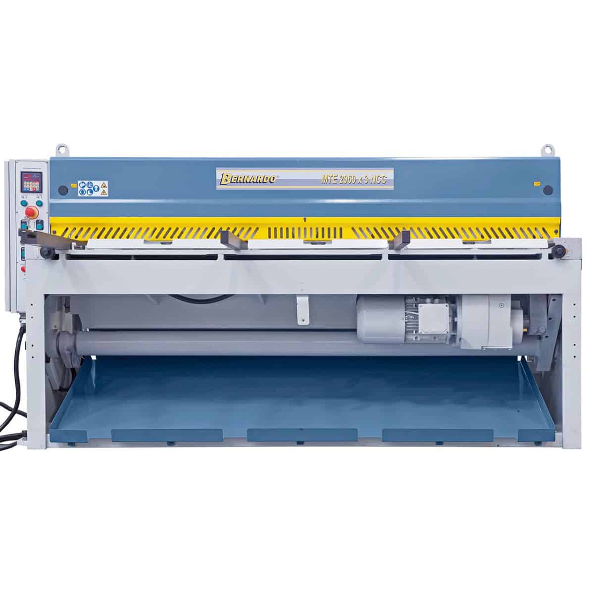 Bernardo MTE 1560 x 3 mm NCC – Cesoia a ghigliottina motorizzata