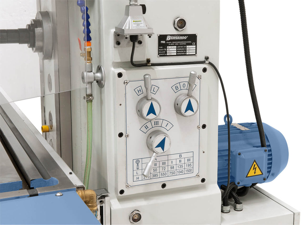 UWF 130 Servo-Universalfräsmaschine