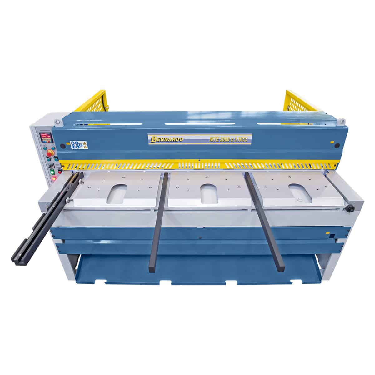 Bernardo MTE 1560 x 3 mm NCC – Cesoia a ghigliottina motorizzata