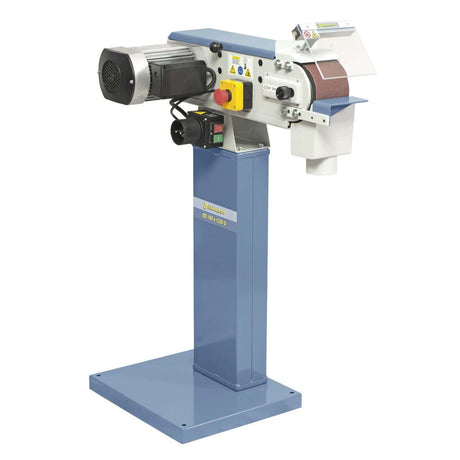 Levigatrice a nastro Bernardo BS 100 x 1220 S con nastro 100 x 1220 mm, piano regolabile e basamento incluso per lavorazioni precise.