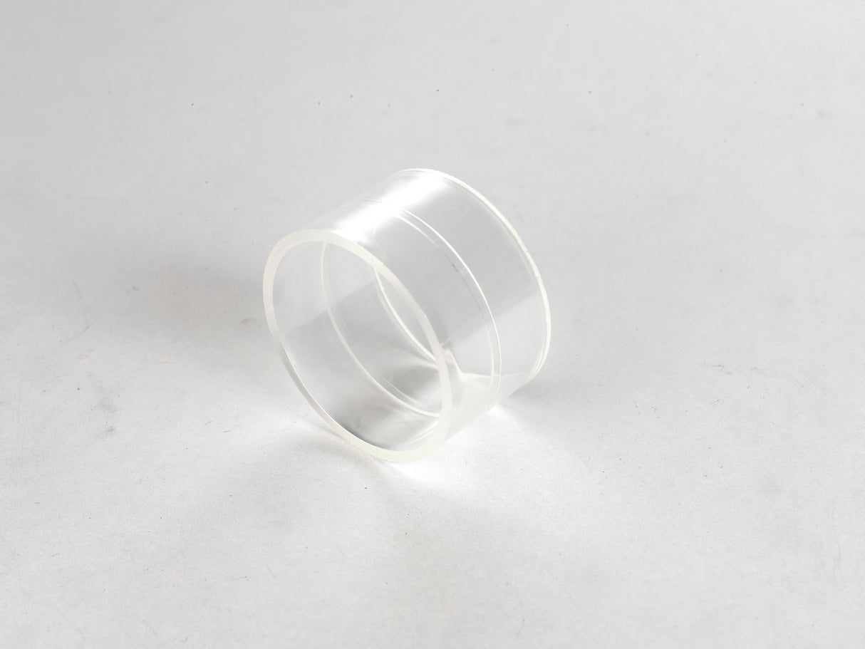 Connettore trasparente da 2,5 pollici per collegare tubazioni di aspirazione e controllare visivamente il flusso d’aria.