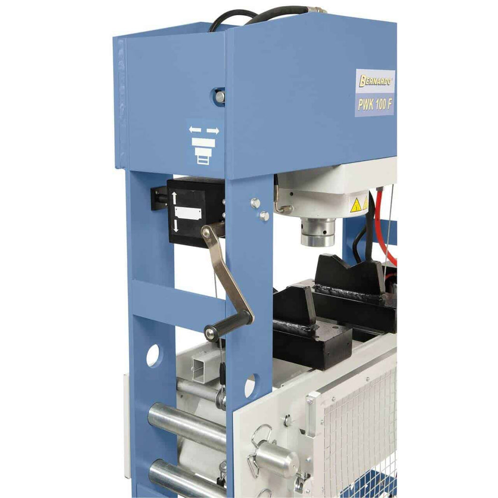 PWK 100 F