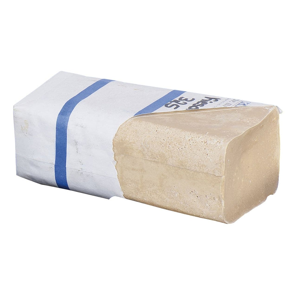 Panetto da 850 g di pasta abrasiva fine per prelucidatura di legno e materie plastiche, con effetto lisciante e delicato.