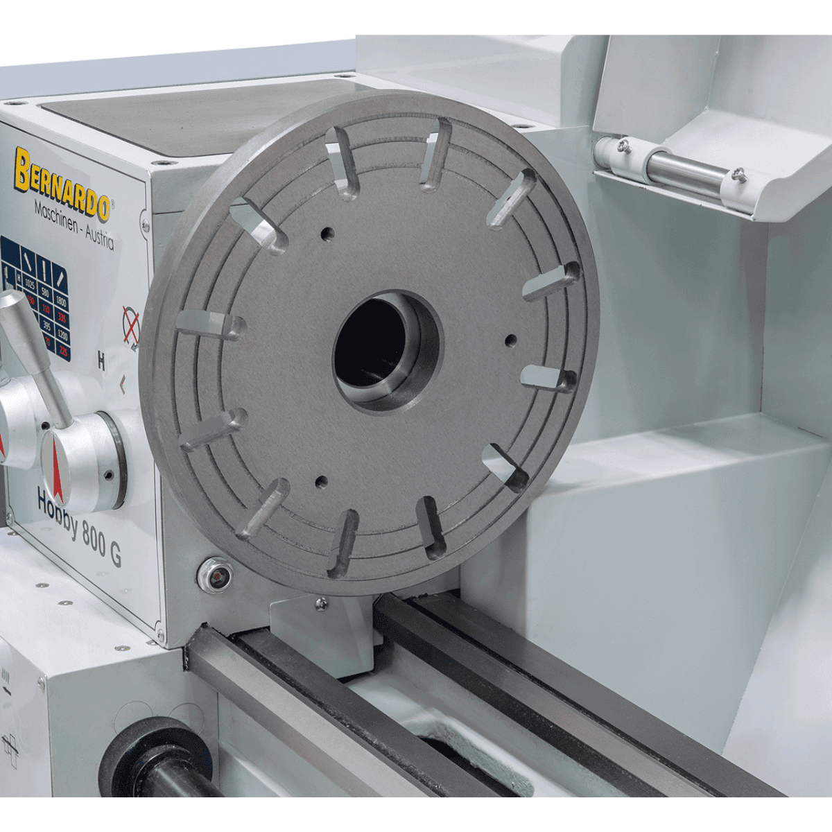Bernardo Hobby 800 G 400 V – Tornio parallelo con DRO 3 assi DT 40