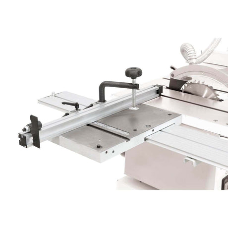 Tavolo a rulli con corsa da 920 mm per facilitare l’avanzamento del pezzo sulla sega da banco TK 250 PRO.