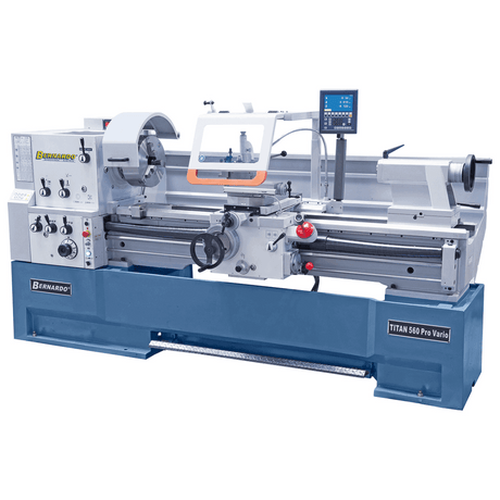 Tornio Bernardo TITAN 560 x 2000 Pro Vario con distanza tra le punte 2000 mm, foro mandrino 105 mm e motore 7,5 kW, completo di mandrino 315 mm, piatto frontale e DRO.