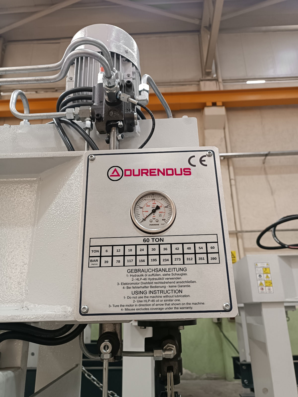 Pressa per lamiera Durendus Serie DW Pressa Idraulica 60 Ton a cilindro Scorrevole