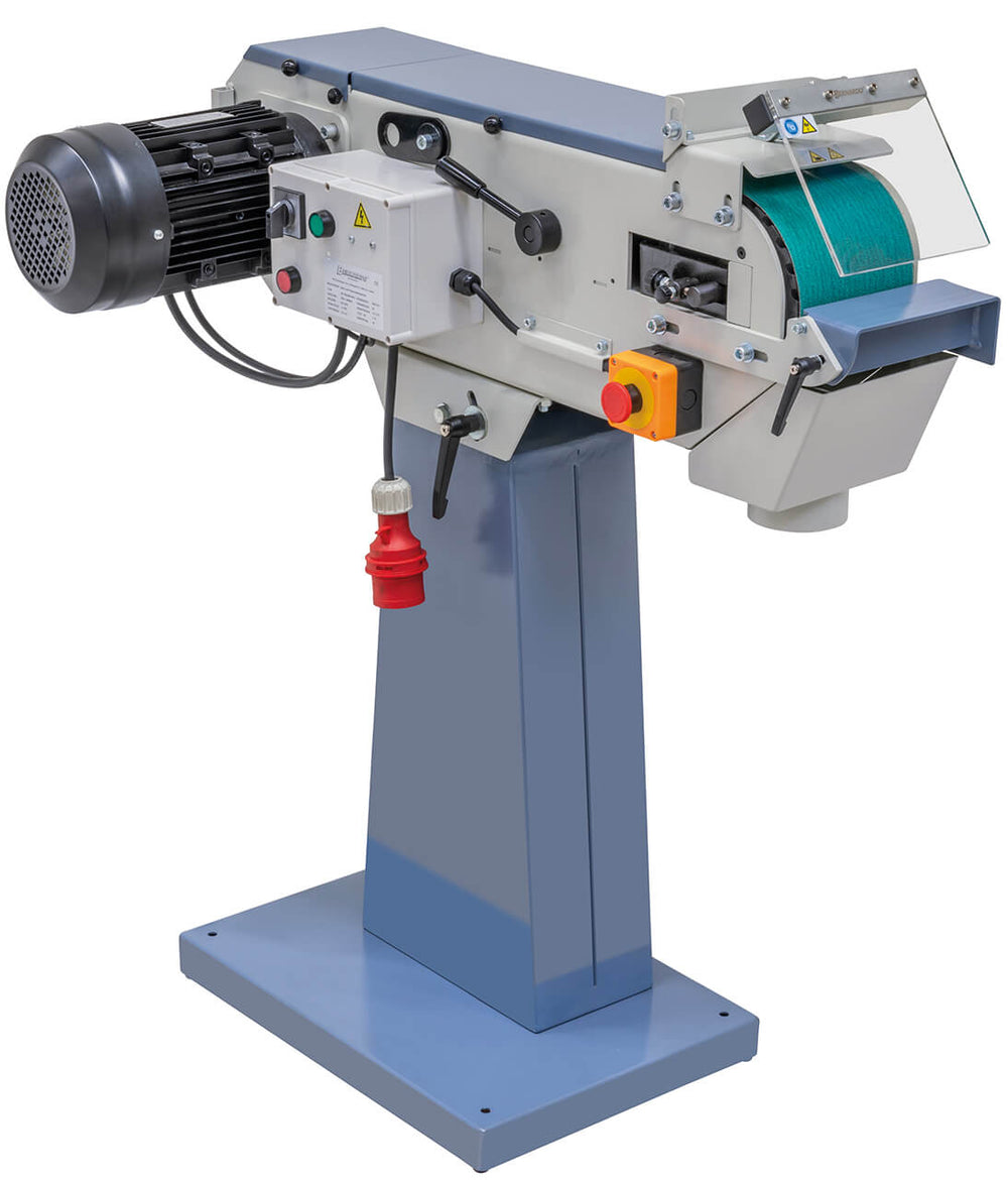 Levigatrice a nastro Bernardo MS 150 x 2000 BR-2 con due velocità, nastro 150 x 2000 mm, rullo in gomma e aspirazione Ø 100 mm.