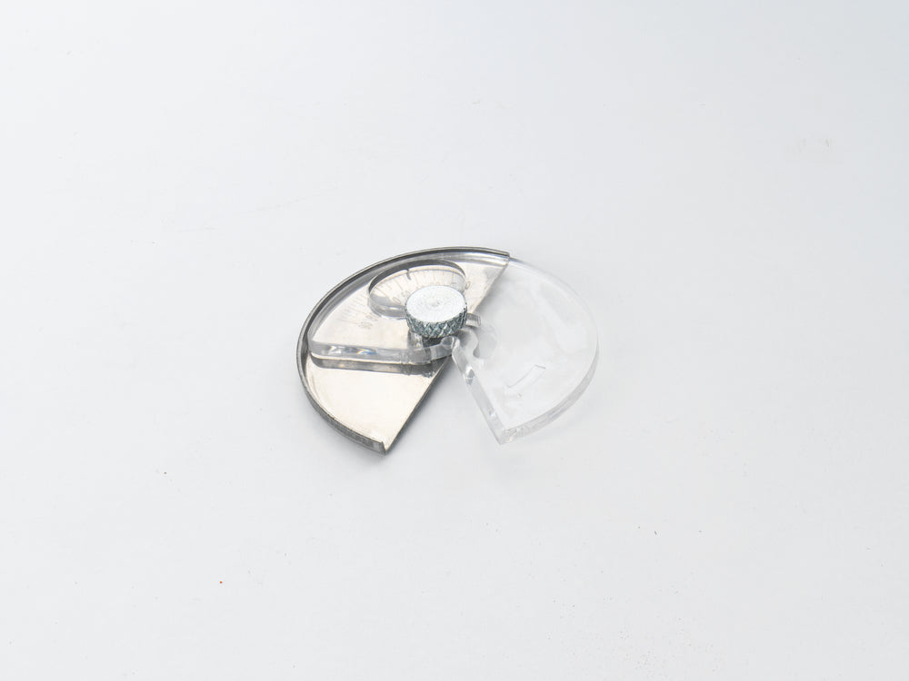 Misuratore angolare Record Power WG250/U per la verifica e determinazione dell’angolo delle lame prima dell’affilatura su affilatrici ad acqua.