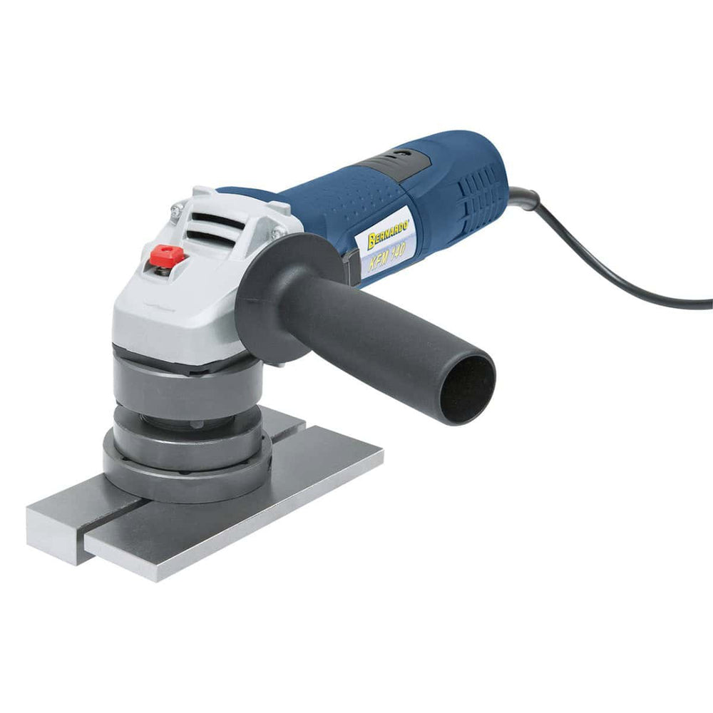 Bernardo Smussatrice KFM 140 leggera e compatta, con guida da 140 mm e testa a 45°, ideale per smussatura di bordi diritti e preparazione saldature.