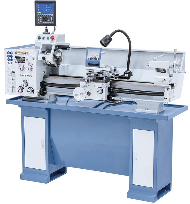 Tornio Hobby 910 G versione 230V o 400V con visualizzatore digitale a 3 assi ES-12 V, mandrino da 160 mm e basamento incluso.