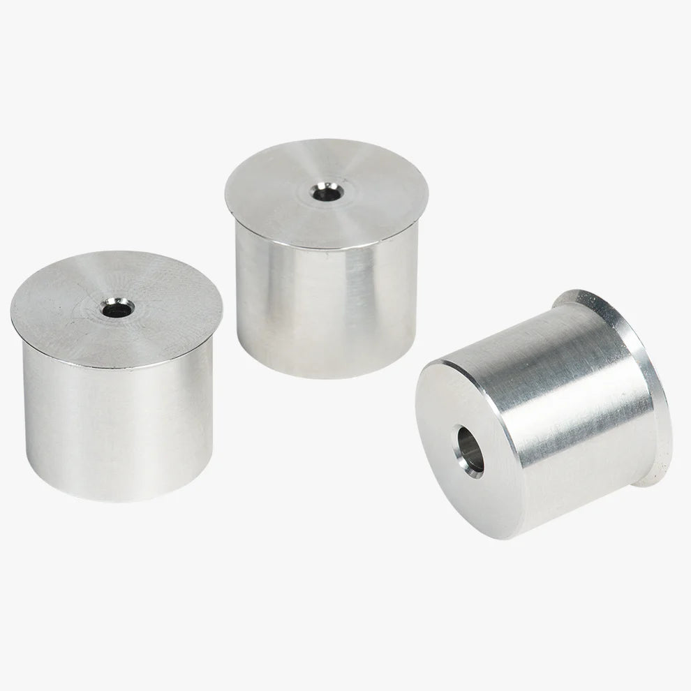 Set 3 cani di revisione in alluminio lavorato a CNC UJK Parf, diametro 20 mm, con foro centrale da 3 mm visibile sulla sommità e collare smussato per inserimento a filo nella superficie del piano multifunzione