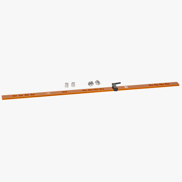 UJK Parf System Fence & Stop Kit 1.000 mm – guida in alluminio anodizzato arancione con fori svasati a 32 mm, 2 bench dog cilindrici in acciaio, 2 knob di bloccaggio in acciaio inox e fermo regolabile con leva Bristol
